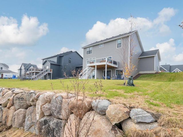 10060 Highpoint Drive, Victoria, MN 55318