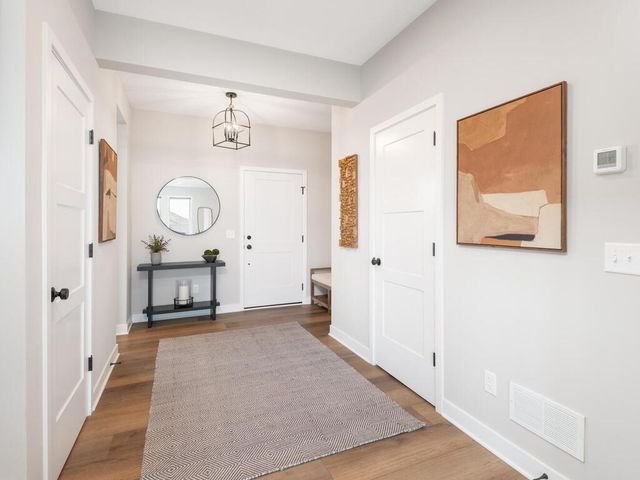 10060 Highpoint Drive, Victoria, MN 55318