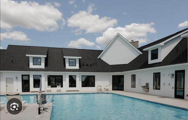 10060 Highpoint Drive, Victoria, MN 55318