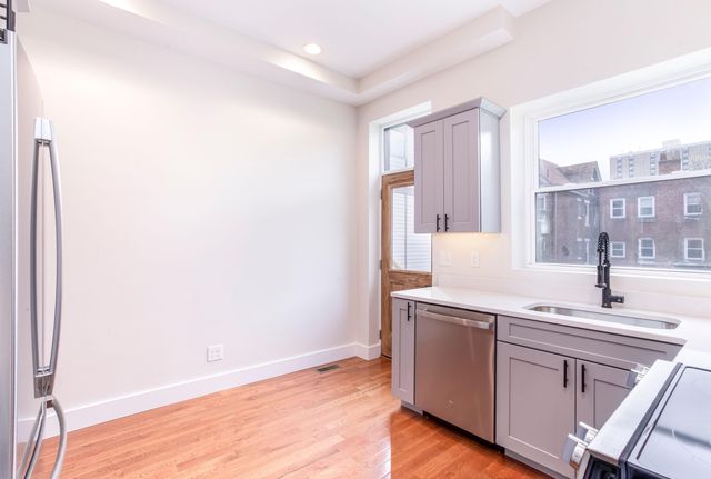 11 E 9th Street, Covington, KY 41011