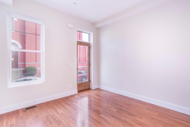 11 E 9th Street, Covington, KY 41011