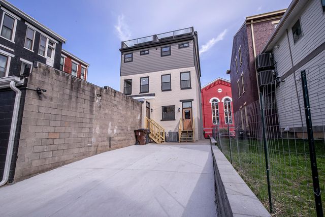11 E 9th Street, Covington, KY 41011