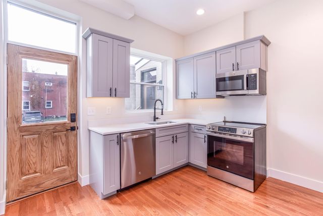 11 E 9th Street, Covington, KY 41011