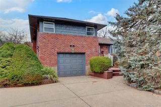 101 Beverly Place, Levittown, NY 11756
