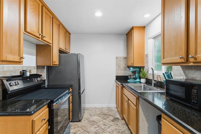 9860 Dale Ave D7, Spring Valley, CA 91977