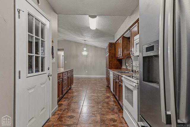 1303 Daniel Drive, Paragould, AR 72450
