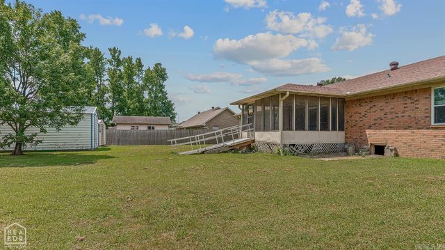 1303 Daniel Drive, Paragould, AR 72450