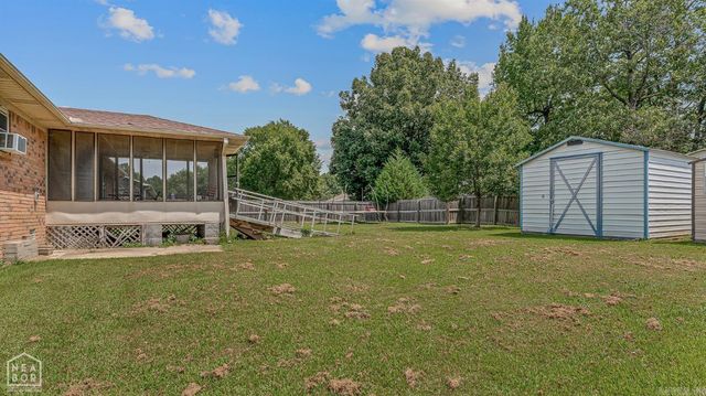 1303 Daniel Drive, Paragould, AR 72450