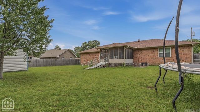 1303 Daniel Drive, Paragould, AR 72450