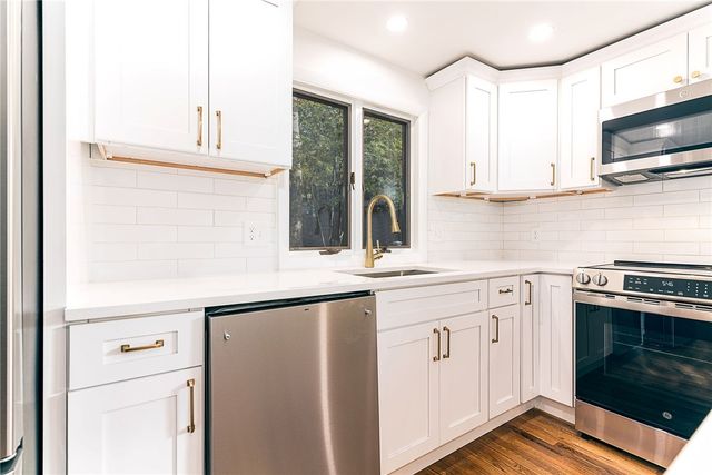 40 Fairfield Drive, North Kingstown, RI 02852