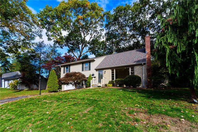 40 Fairfield Drive, North Kingstown, RI 02852
