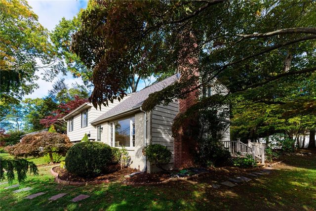 40 Fairfield Drive, North Kingstown, RI 02852