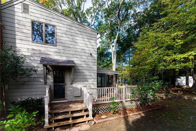 40 Fairfield Drive, North Kingstown, RI 02852