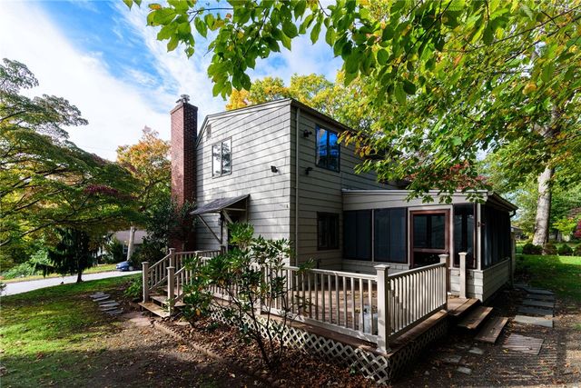 40 Fairfield Drive, North Kingstown, RI 02852