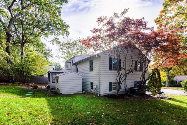 40 Fairfield Drive, North Kingstown, RI 02852