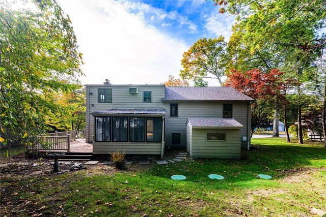 40 Fairfield Drive, North Kingstown, RI 02852
