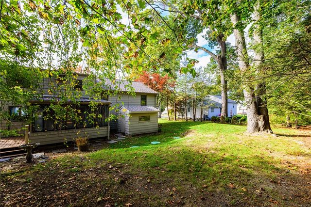 40 Fairfield Drive, North Kingstown, RI 02852