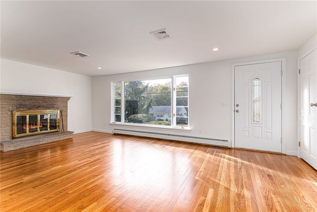 40 Fairfield Drive, North Kingstown, RI 02852