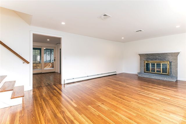 40 Fairfield Drive, North Kingstown, RI 02852