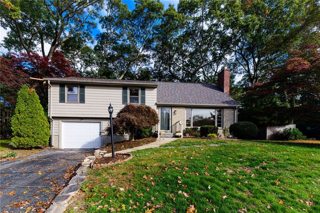 40 Fairfield Drive, North Kingstown, RI 02852