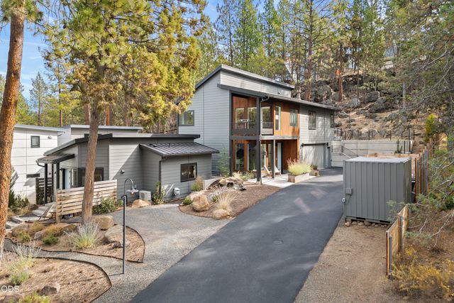 61552 Oakwood Place 1 & 2, Bend, OR 97702