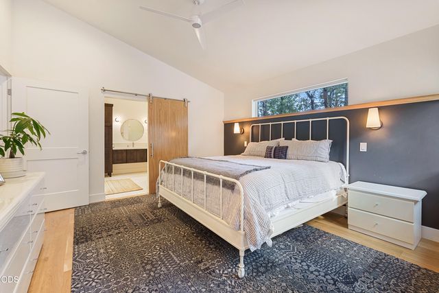 61552 Oakwood Place 1 & 2, Bend, OR 97702