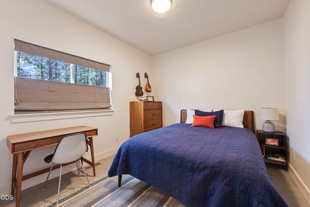 61552 Oakwood Place 1 & 2, Bend, OR 97702