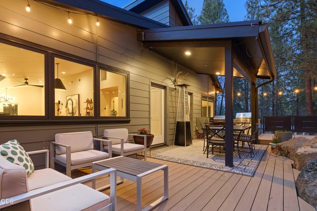 61552 Oakwood Place 1 & 2, Bend, OR 97702