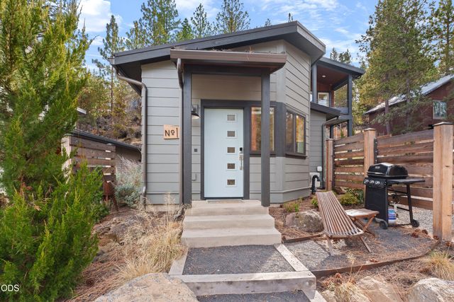 61552 Oakwood Place 1 & 2, Bend, OR 97702
