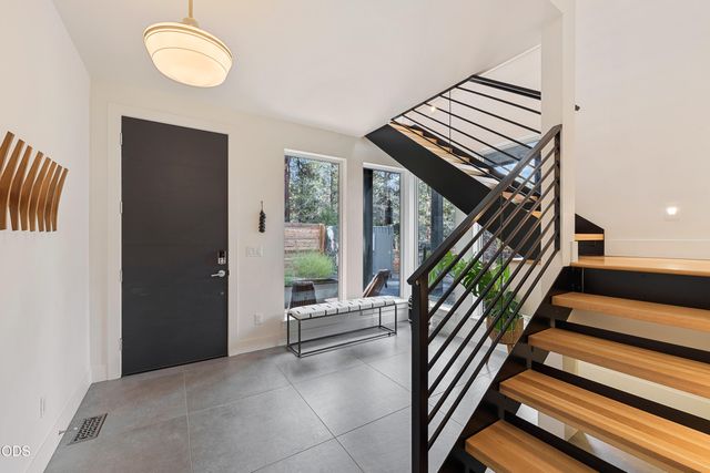 61552 Oakwood Place 1 & 2, Bend, OR 97702