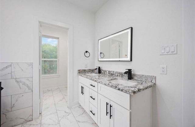 6726 Paris Street B, Houston, TX 77021