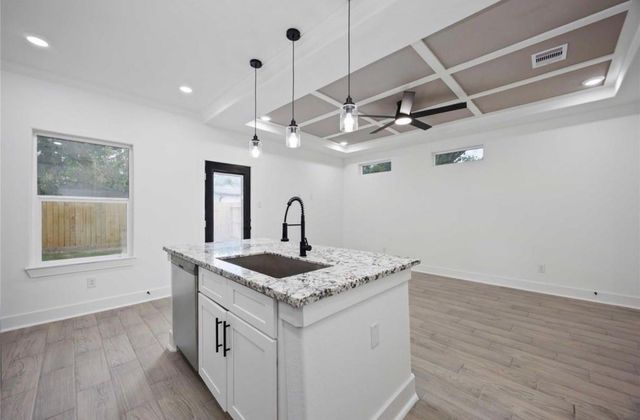 6726 Paris Street B, Houston, TX 77021