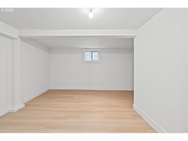 2136 N WEBSTER St, Portland, OR 97217