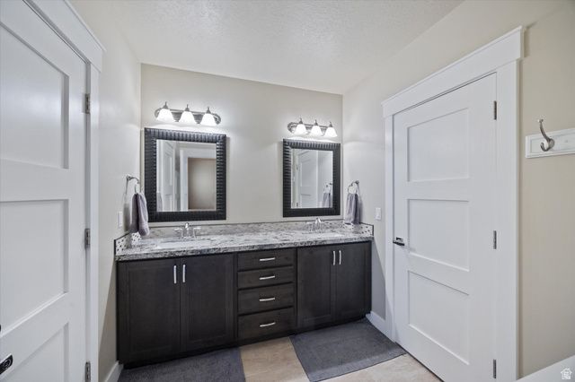 463 E HERITAGE HILLS DR, Alpine, UT 84004