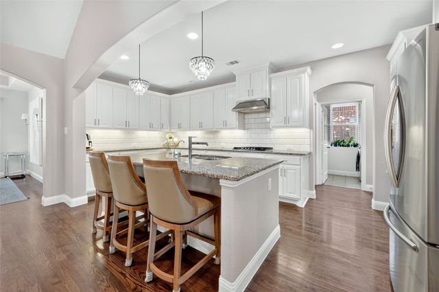 852 Countryside Way, Little Elm, TX 76227