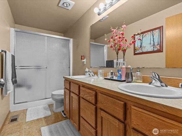 218 38 Bowen Road, Mossyrock, WA 98564