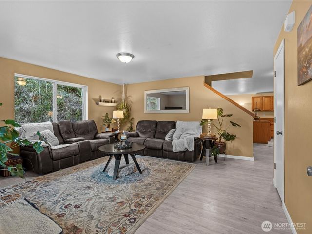 218 38 Bowen Road, Mossyrock, WA 98564