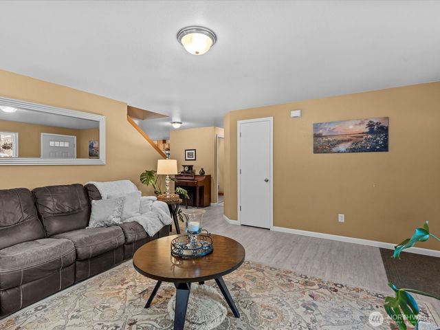 218 38 Bowen Road, Mossyrock, WA 98564