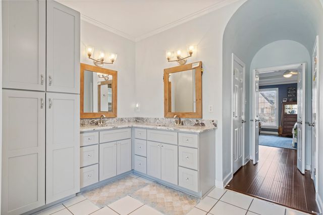 1944 SHEPARDS BUSH LN, Germantown, TN 38139