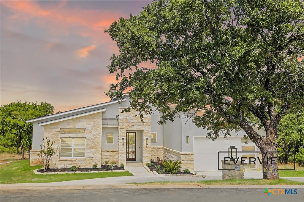 1314 Clayton Nolen Drive, Horseshoe Bay, TX 78657