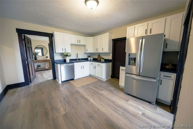 3593 Old Vincennes Road, New Albany, IN 47150