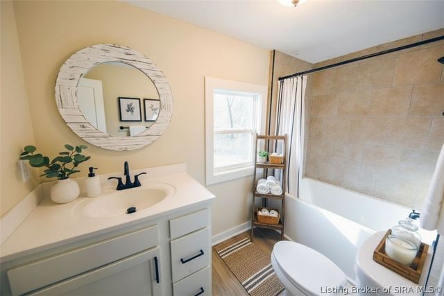 3593 Old Vincennes Road, New Albany, IN 47150