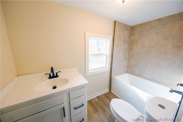 3593 Old Vincennes Road, New Albany, IN 47150