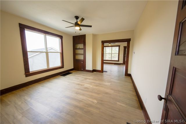 3593 Old Vincennes Road, New Albany, IN 47150