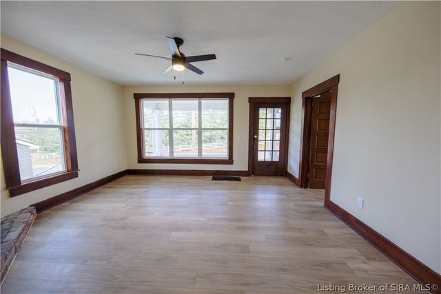 3593 Old Vincennes Road, New Albany, IN 47150
