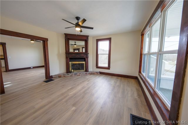 3593 Old Vincennes Road, New Albany, IN 47150