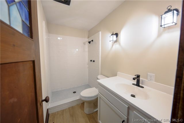 3593 Old Vincennes Road, New Albany, IN 47150