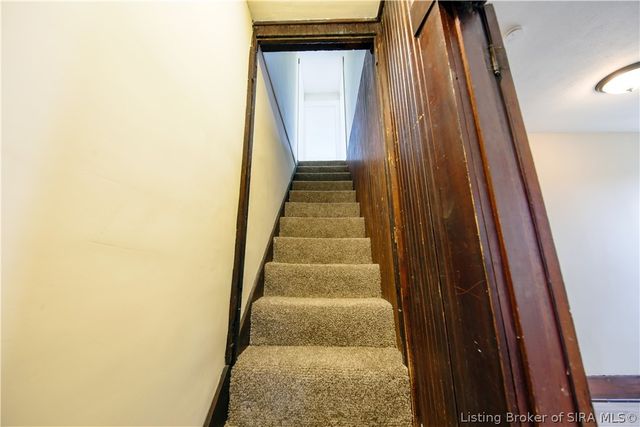 3593 Old Vincennes Road, New Albany, IN 47150
