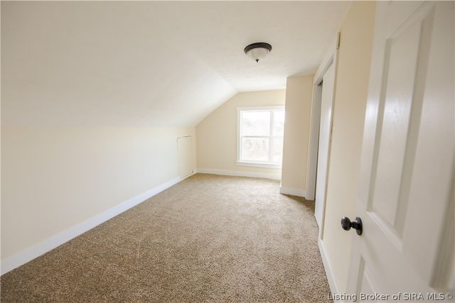 3593 Old Vincennes Road, New Albany, IN 47150
