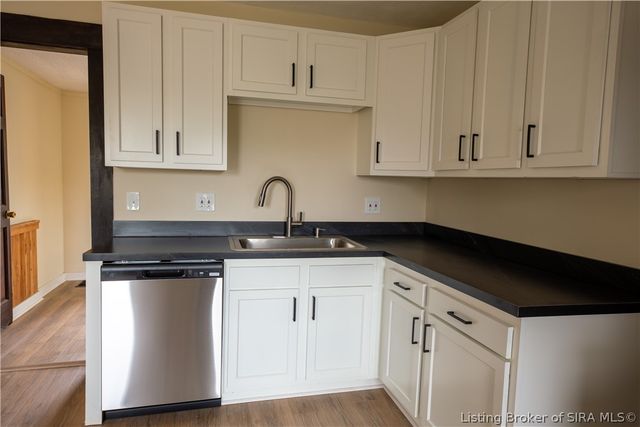 3593 Old Vincennes Road, New Albany, IN 47150